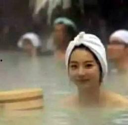 国产女浴室洗澡的视频,温馨私密空间里的真实生活剪影